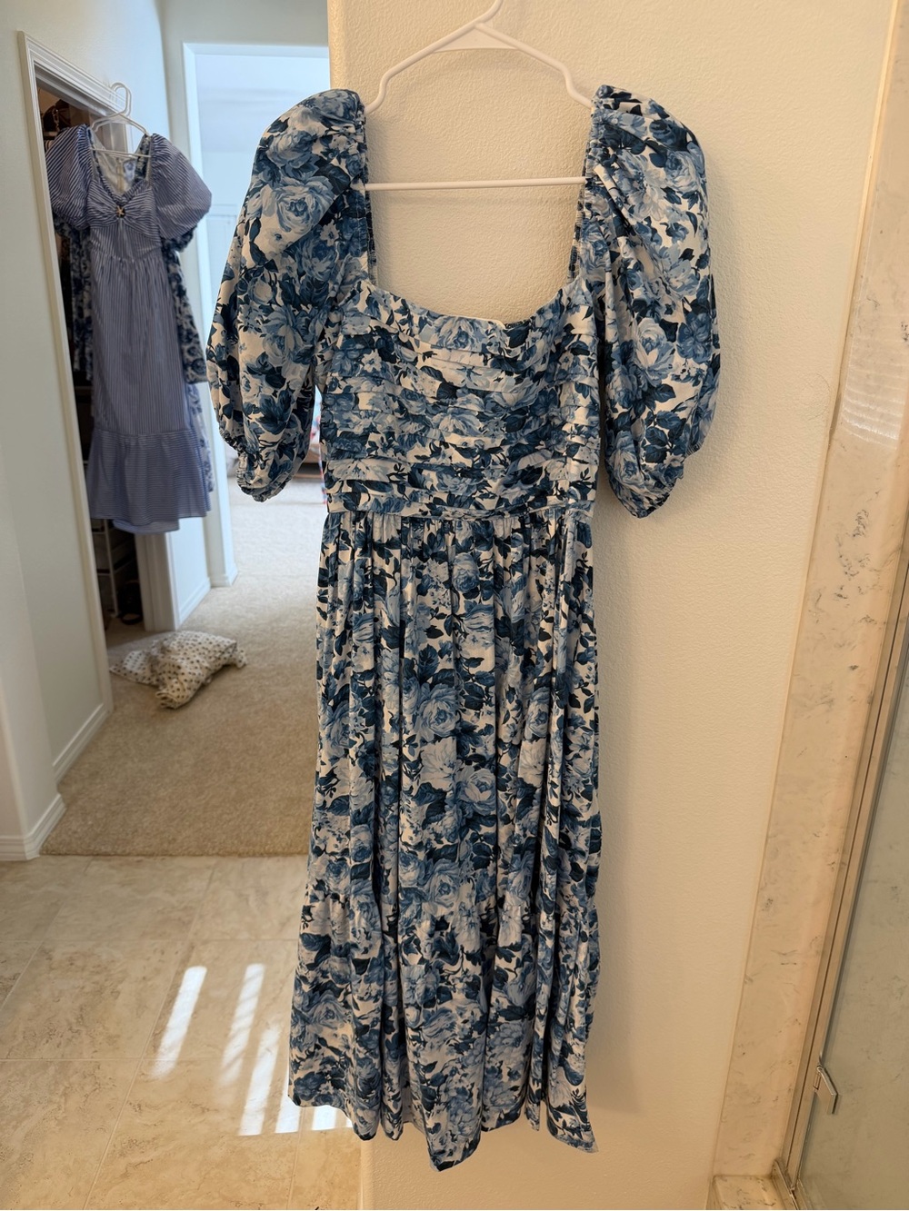 Abercrombie & Fitch Blue and White Floral Puff-Sleeve Midi Dress